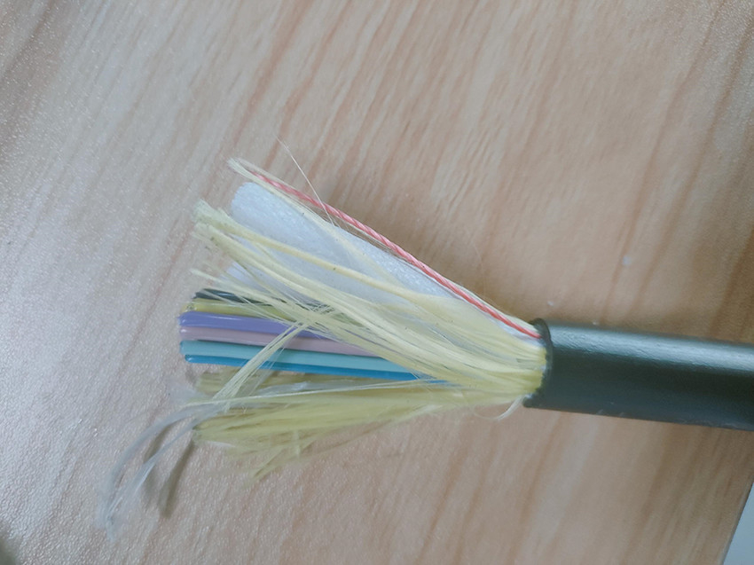 Cáp quang trên không G652D Chế độ đơn ADSS 100M Span Tất cả 48 lõi điện môi