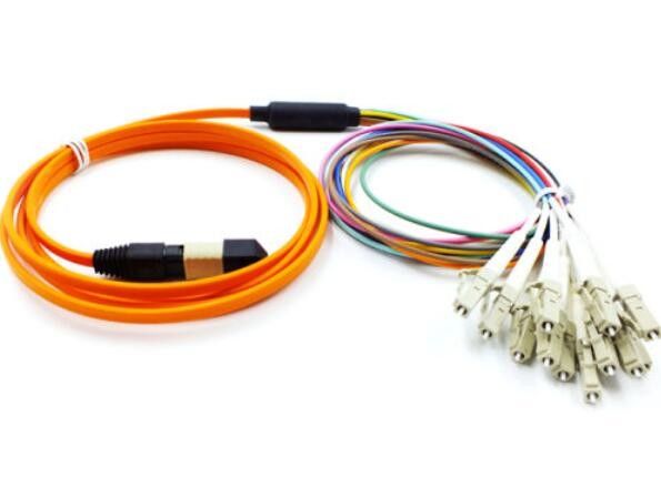 Cáp quang Multimode MPO 0.9mm MPO đến LC với suy hao trở lại 55dB