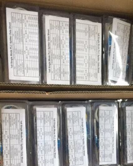 Bộ ghép nối sợi quang LC UPC 1 * 2 FBT Bộ chia sợi quang 0,9mm 1m