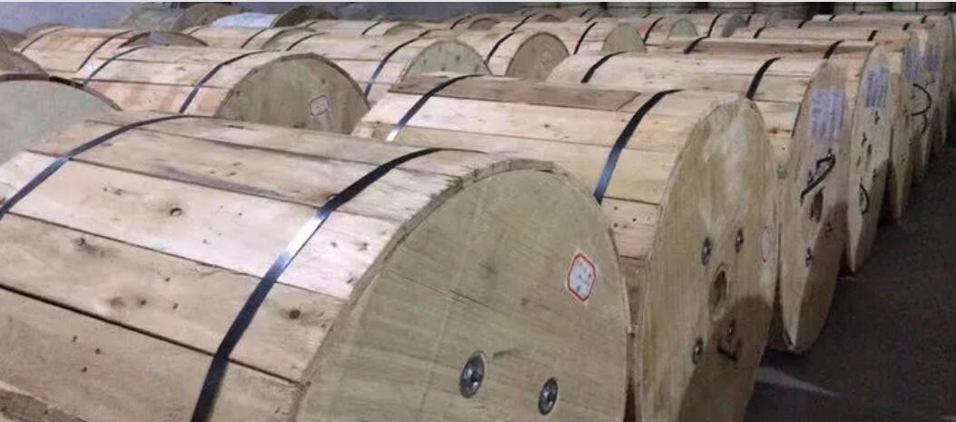 Cáp quang 12 lõi Gyxtw G652D Unitube bọc thép cho các ứng dụng trên không của ống dẫn